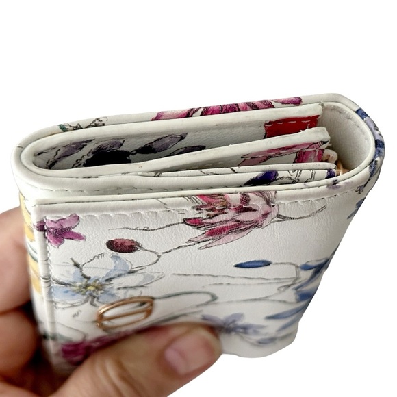 Christian Dior Caro 4 Saisons Hiver Printed White Calfskin Bi-Fold Small Wallet - Picture 7 of 11